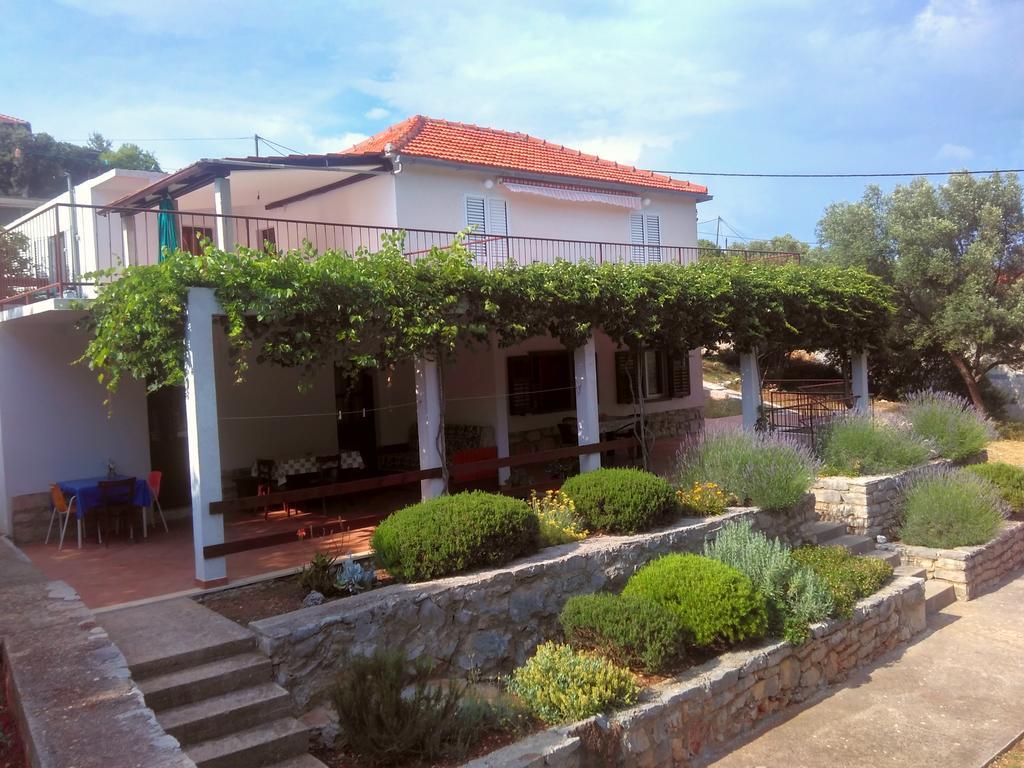 Apartments Sonija Gdinj Exterior foto